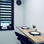 Nathallie Modern *