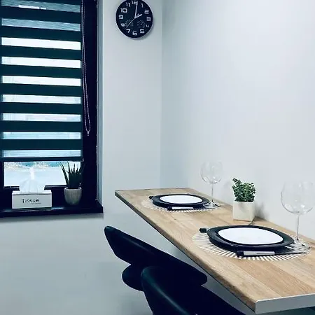 Nathallie Modern *